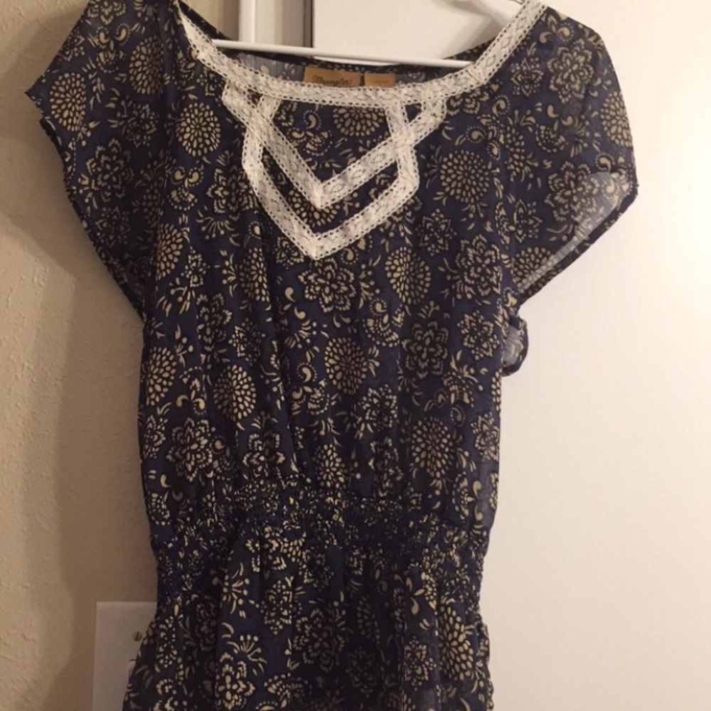 Navy top